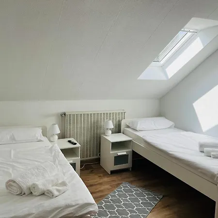 Apartment Komfortable 2-schlafzimmer-wohnung Fuer 4