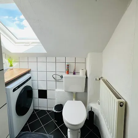 Apartment Komfortable 2-schlafzimmer-wohnung Fuer 4