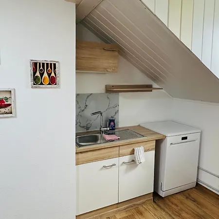 Apartment Komfortable 2-schlafzimmer-wohnung Fuer 4